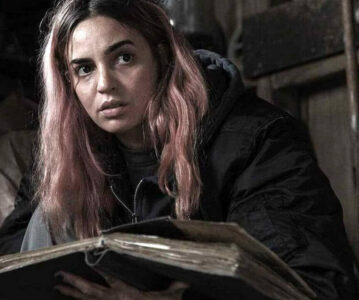 CRÍTICA: Evil Dead en llamas – un rico baño de sangre