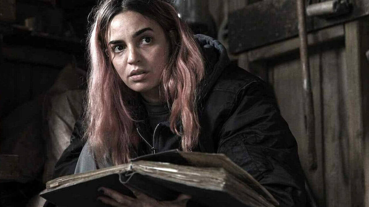 CRÍTICA: Evil Dead en llamas – un rico baño de sangre